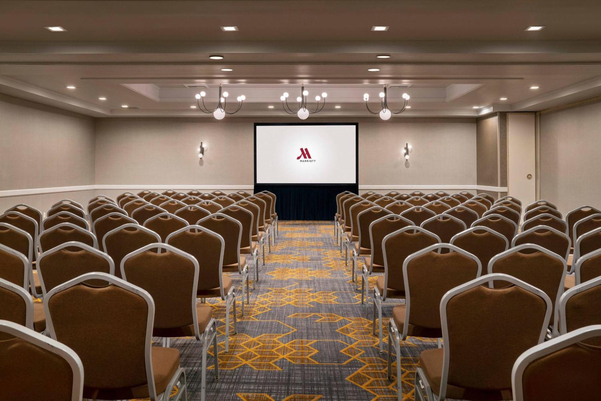 Visalia Marriott At The Convention Center Exterior foto