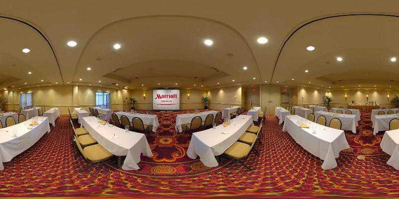 Visalia Marriott At The Convention Center Exterior foto